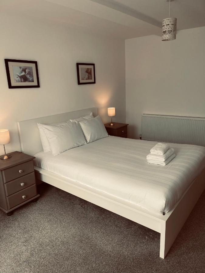 Runnacleave Court Apartment อิลฟราคูมบ์ ภายนอก รูปภาพ